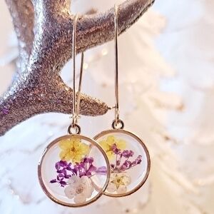 ANTHROPOLOGIE DRIED FLOWER RESIN EARRINGS 1